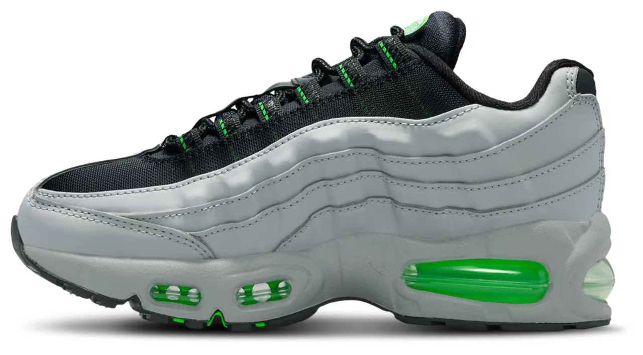 Кроссовки для мальчиков Air Max 95 BB Leather Nike, цвет Light Smoke/Green Strike — фото 2