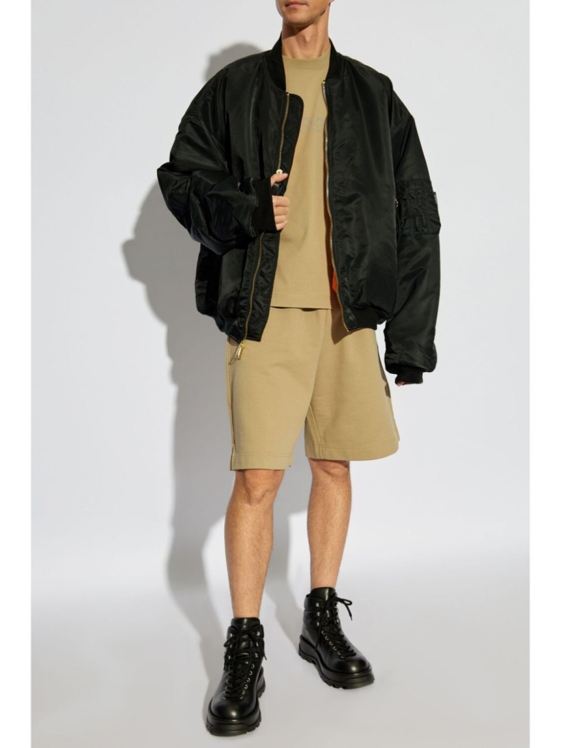 Хлопковая футболка с логотипом VETEMENTS, нейтральный цвет — фото 3