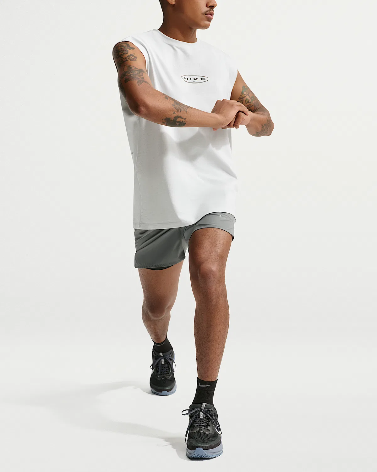 Nike Run Running Micro-Crew Socks (1 пара) Lightweight, Black/Pure Platinum/Dark Smoke Grey/Smoke Grey — фото 4