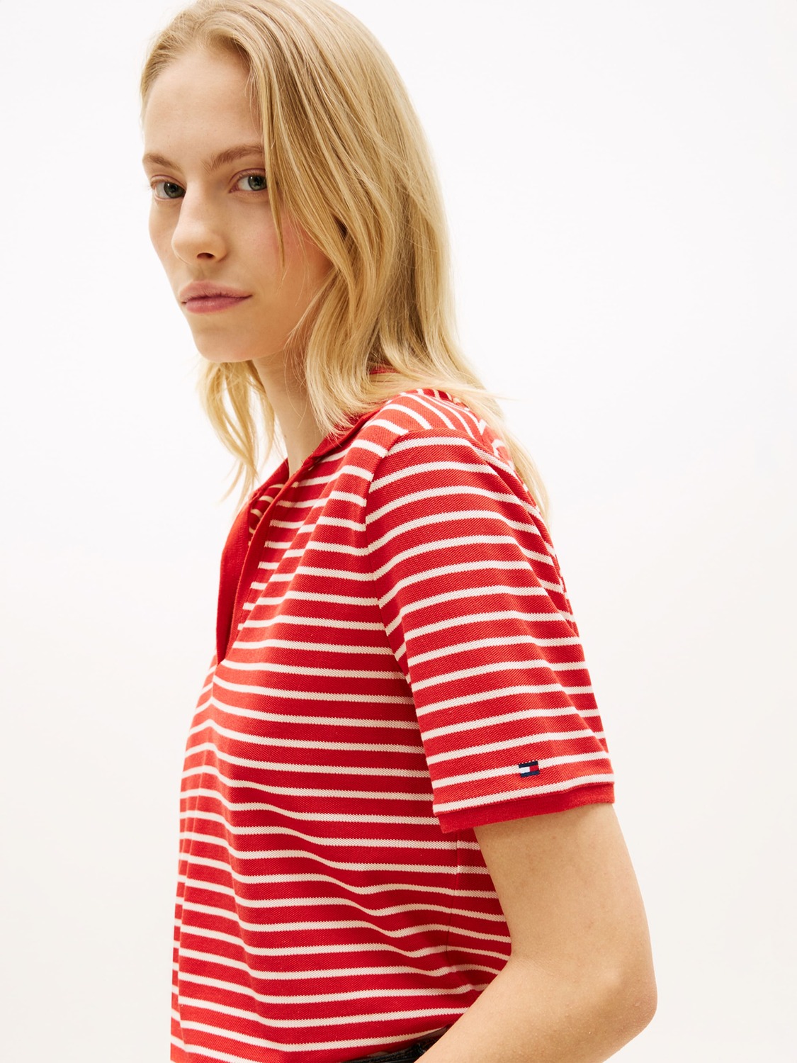 TOMMY HILFIGER Футболка в красном цвете — фото 2
