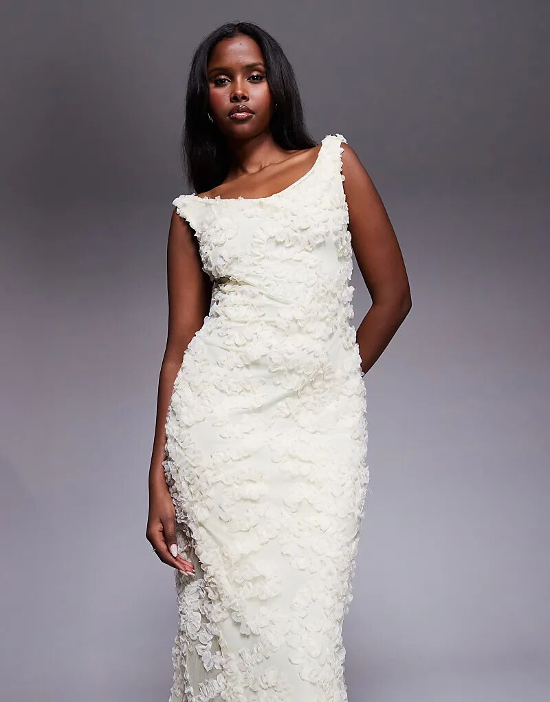 

Длинное фактурное платье ASOS DESIGN кремового цвета