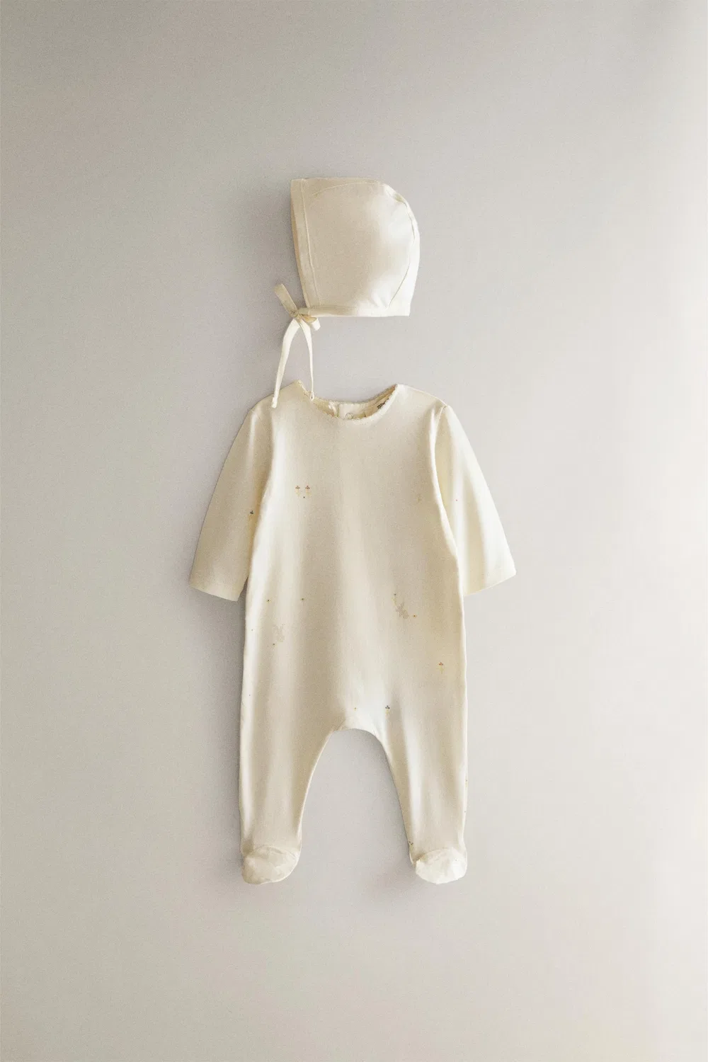 Набор для новорожденного с кроликами и цветами. ZARA, Oyster-white