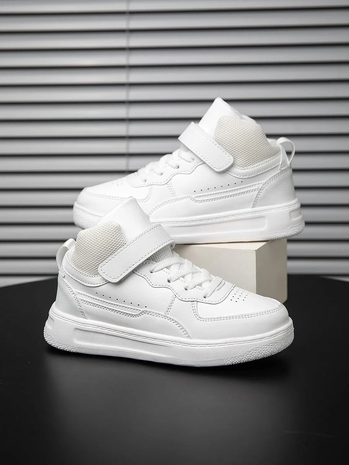 Детские кроссовки с кожаным верхом Sports Board Shoes JTTIO, Ivory — фото 2
