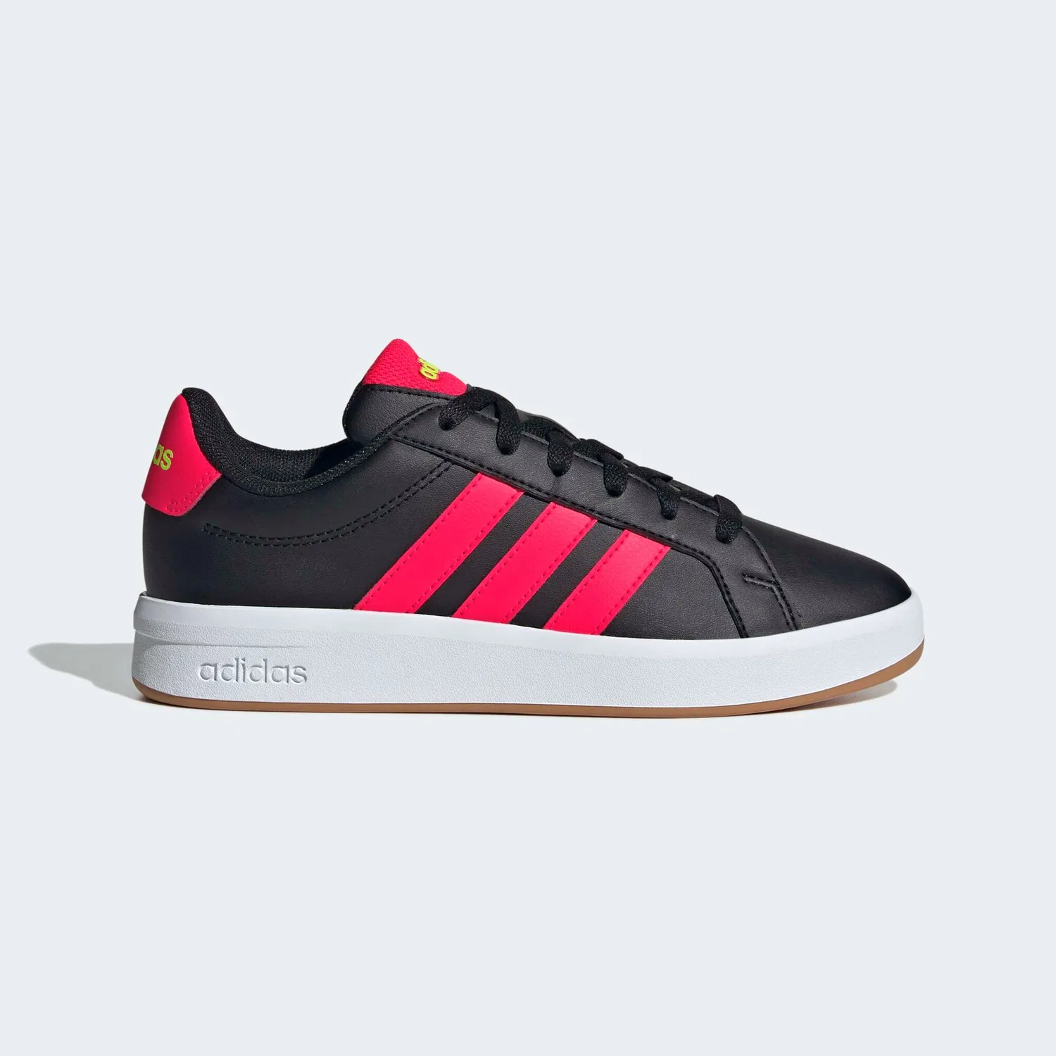Детские кроссовки с тремя полосками Adidas Sportswear Grand Court 3.0, Core Black/Lucid Red/Lucid Lemon — фото 2