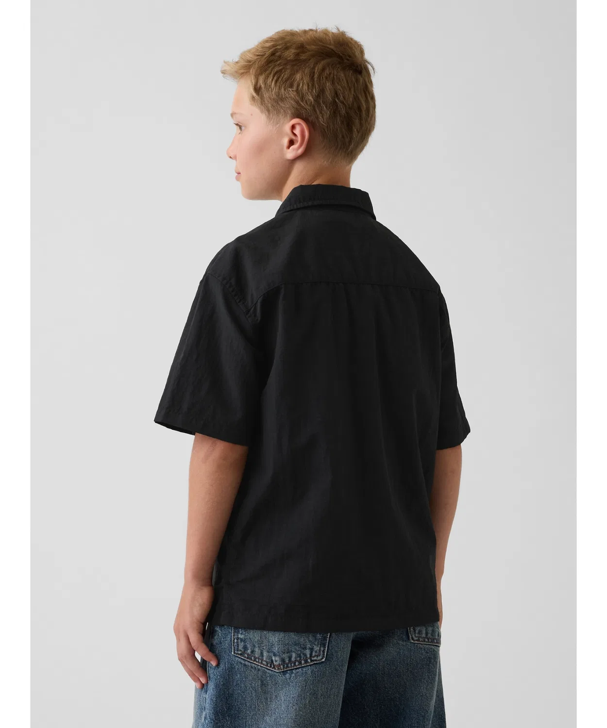 Детская рубашка из переработанного нейлона с коротким рукавом, модель Relaxed Fit GAP, Black — фото 3