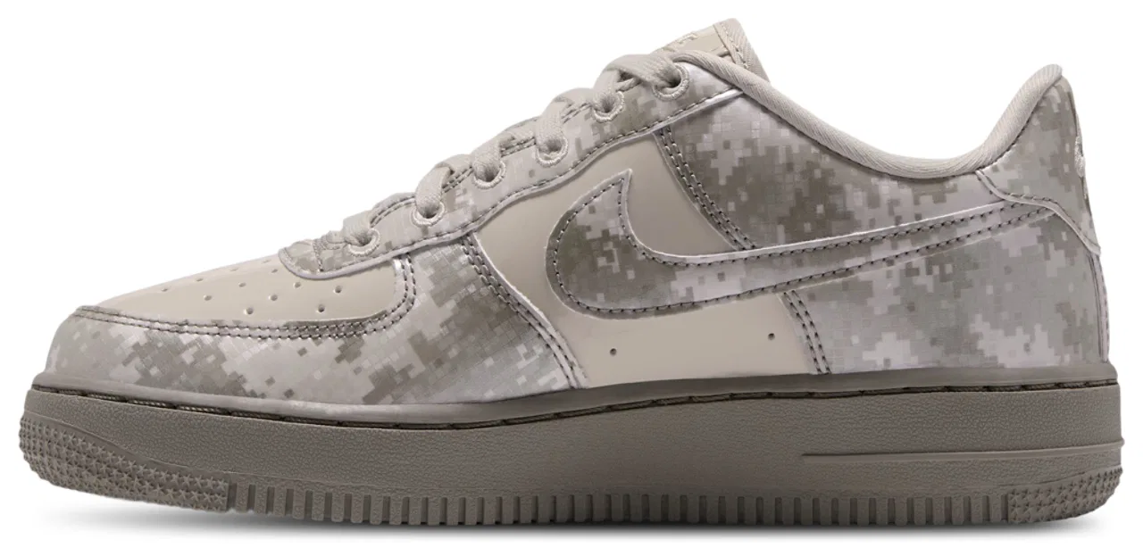 Детские кроссовки для мальчиков из натуральной кожи Nike Air Force 1 Low, Green/Lt Army/Dark Grey — фото 2