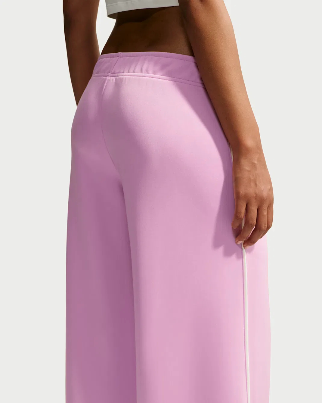 Женские спортивные брюки средней посадки с широкими штанинами Nike Sportswear, Pink Rise/Sail/Sail — фото 3