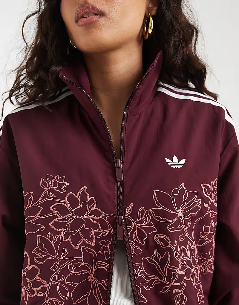 Спортивная куртка Adidas Originals Firebird свободного кроя с цветочным вышитым узором, бордовый — фото 4
