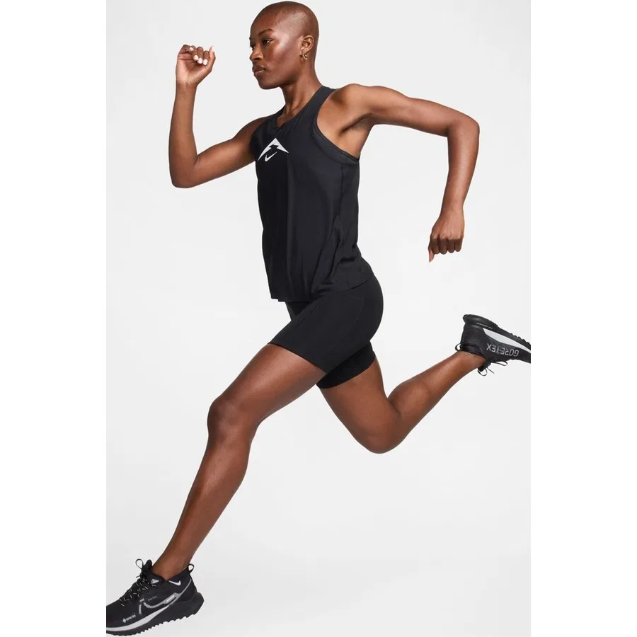 Женский спортивный топ из полиэстера и спандекса Nike Dri-Fit Trail Graphic Running, Черный — фото 4