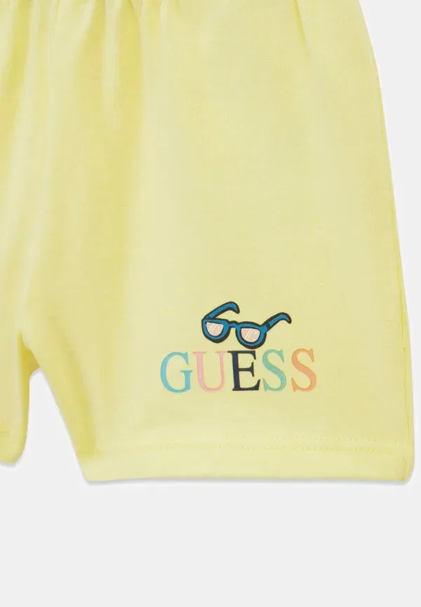Детская футболка Guess, желтый — фото 4