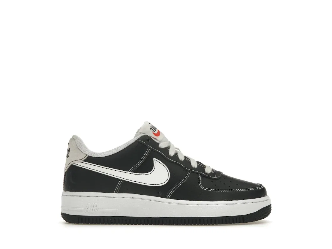 Детские кроссовки Lifestyle Nike Air Force 1 Low S50, Black/White/Black-Sail