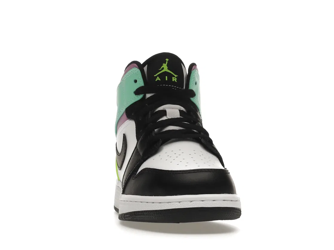Детские кроссовки с контрастной расцветкой Jordan 1 Mid Jordan, White/Black-Volt-Green Glow — фото 2