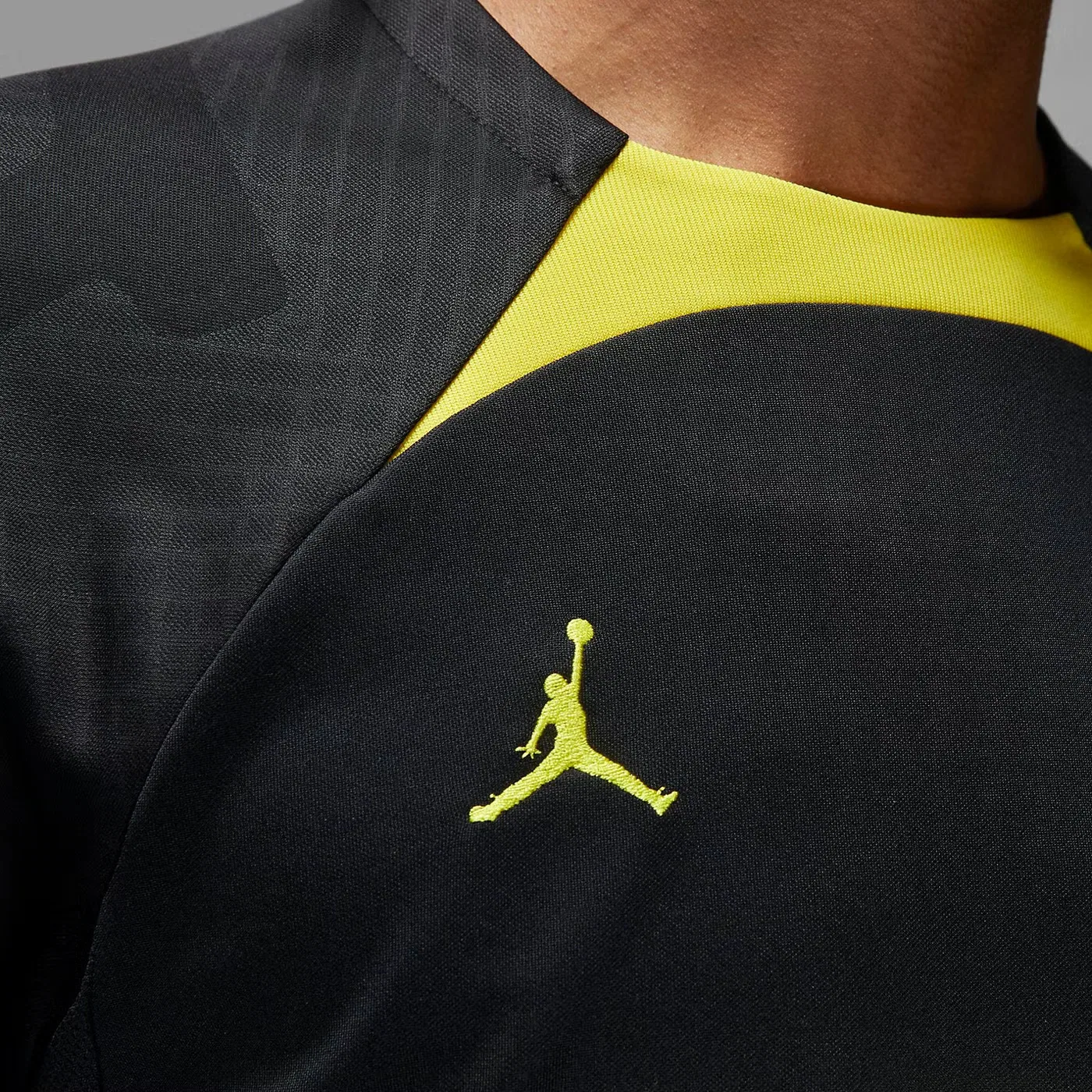 Футболка с длинным рукавом Air Jordan x Paris Saint-Germain Strike Dri-FIT Knit, черный — фото 2