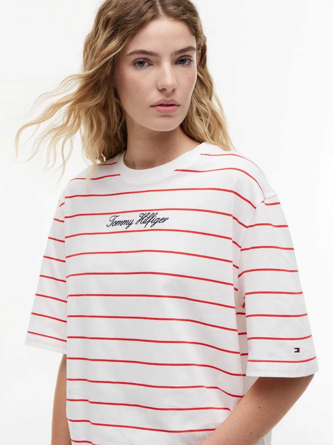 Футболка с вышивкой логотипа Tommy Hilfiger Relaxed Fit, красный — фото 4