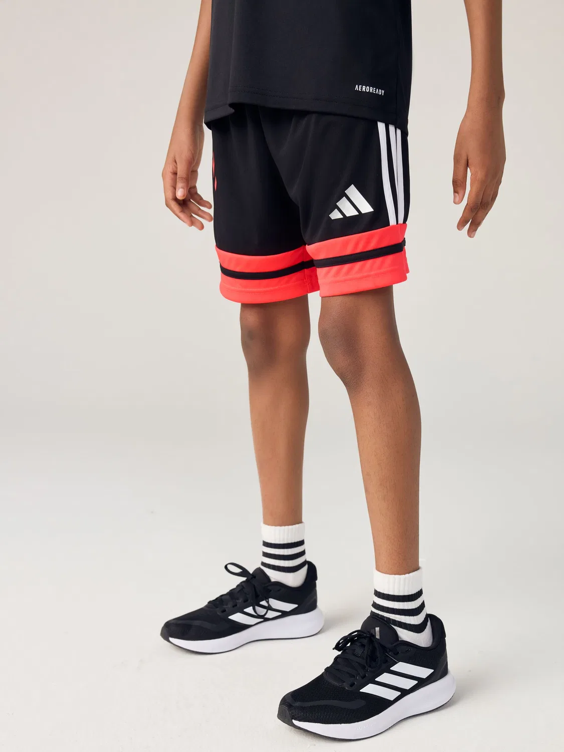 Шорты F50 adidas, черно-красные