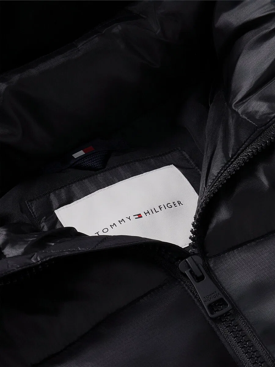 Зимняя куртка TOMMY HILFIGER 'Heritage' черного цвета — фото 4