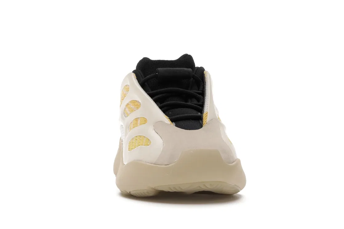 Детские кроссовки с сетчатым верхом Adidas Yeezy 700 V3, Safflower — фото 2