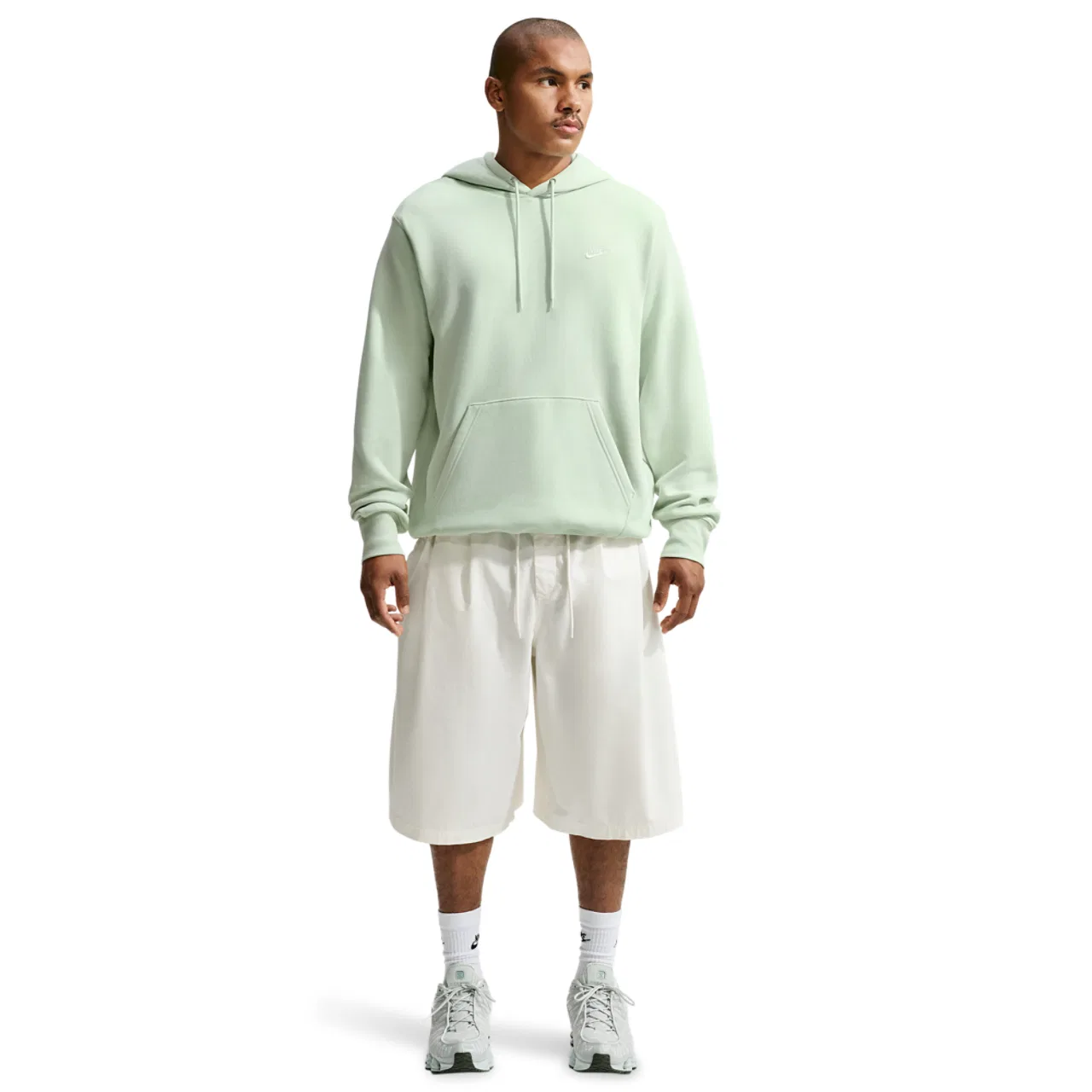 Толстовка мужская Club Pullover Nike, цвет Jade Aura/Jade Aura/White — фото 3