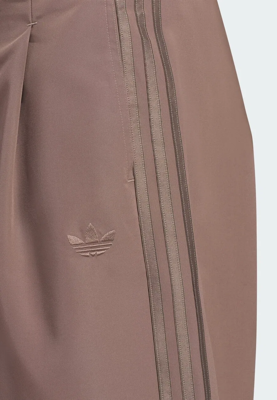 Брюки ADIDAS ORIGINALS с плиссировкой спереди, шоколадного цвета — фото 4