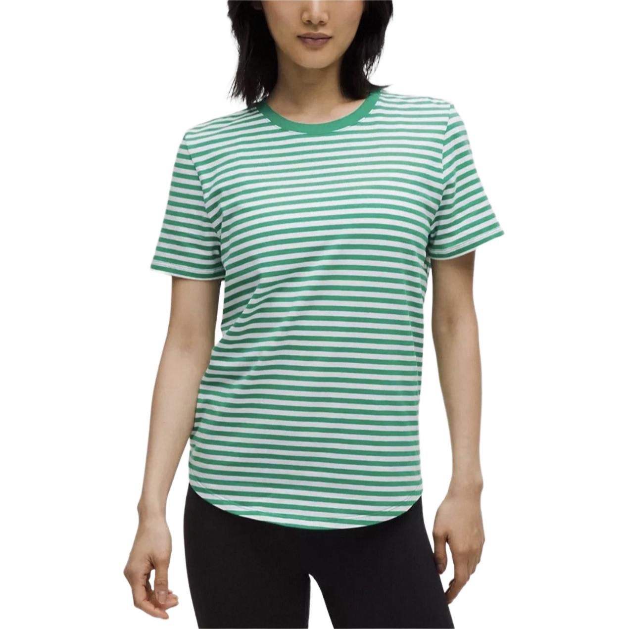 

Женская футболка с круглым вырезом Love Collection SS25 Lululemon, зеленый stripes/ncas