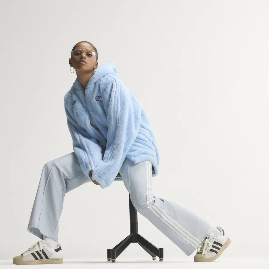 Брюки ADIDAS ORIGINALS свободного кроя 'Classic' светло-голубого цвета — фото 4