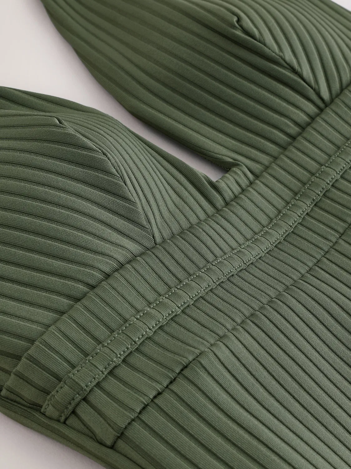 Купальник слитный с глубоким вырезом, shaping, Khaki Green Rib Next — фото 2