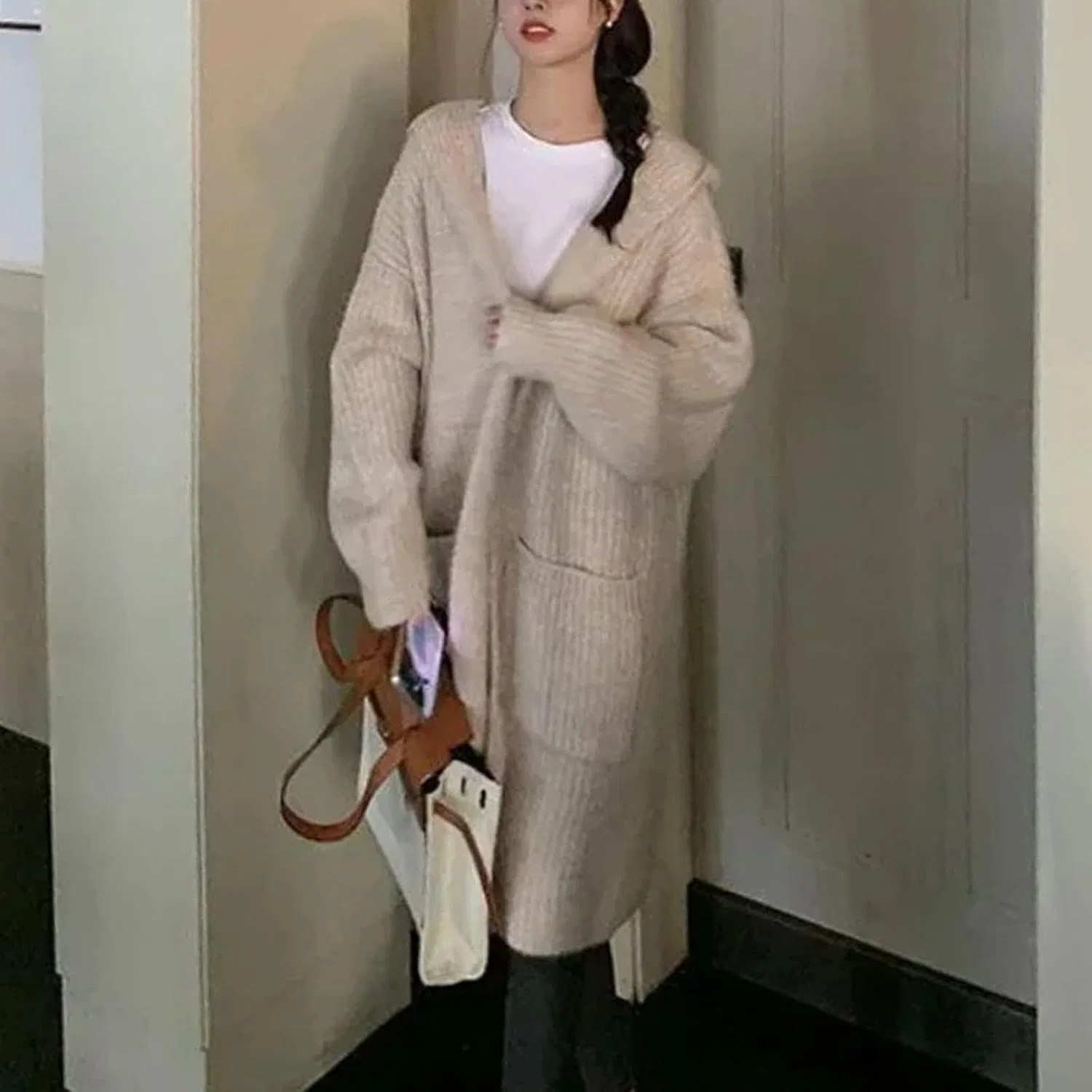 Женский вязаный кардиган с V-образным вырезом, Beige Sweater — фото 3