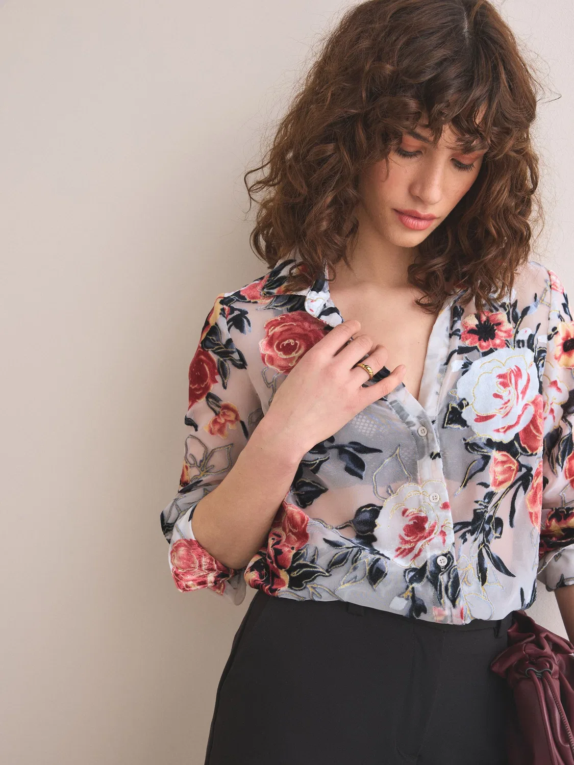 Рубашка с цветочным принтом, модель Premium Sheer Flocked Velvet Next, экрю