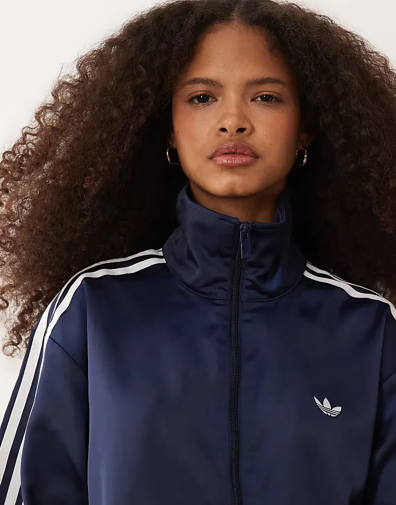 Атласная спортивная куртка Adidas Originals Firebird с кружевной отделкой по низу, темно-синий — фото 2