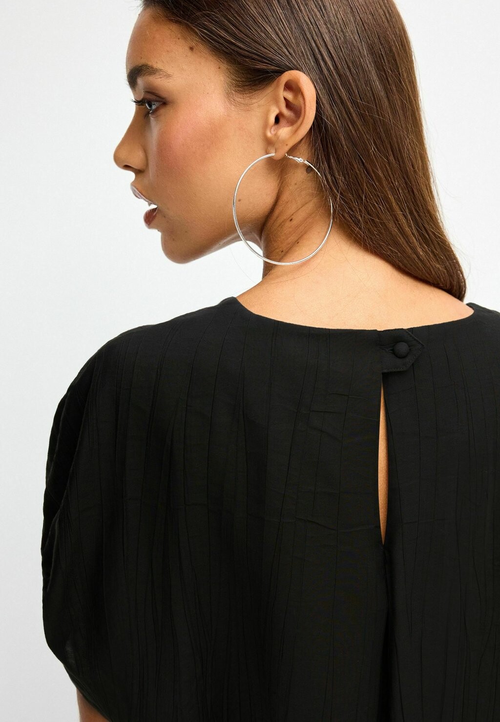 

Блузка Gathered Short Sleeve Textured Boxy Regular Fit Next, черная