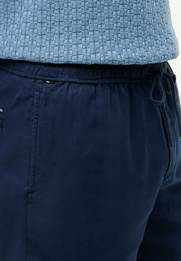 Шорты Tommy Hilfiger Dover washed 6" inseam shorts, угольно-синий — фото 4