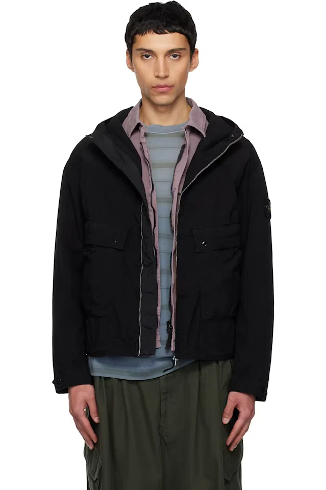 Черная коркая куртка из легкого компактного материала Stone Island