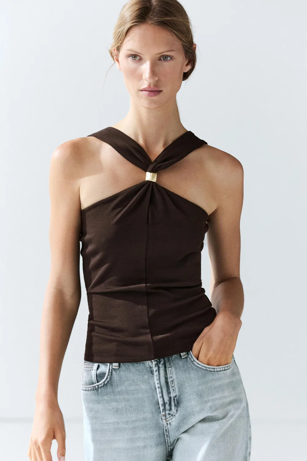 Топ Massimo Dutti, с завязками на шее и декоративными бретелями, коричневый — фото 2