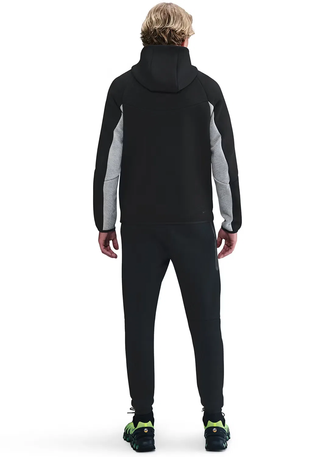 Джоггеры из технологичного флиса с утяжкой M nk tch flc jggr Nike, черный — фото 2