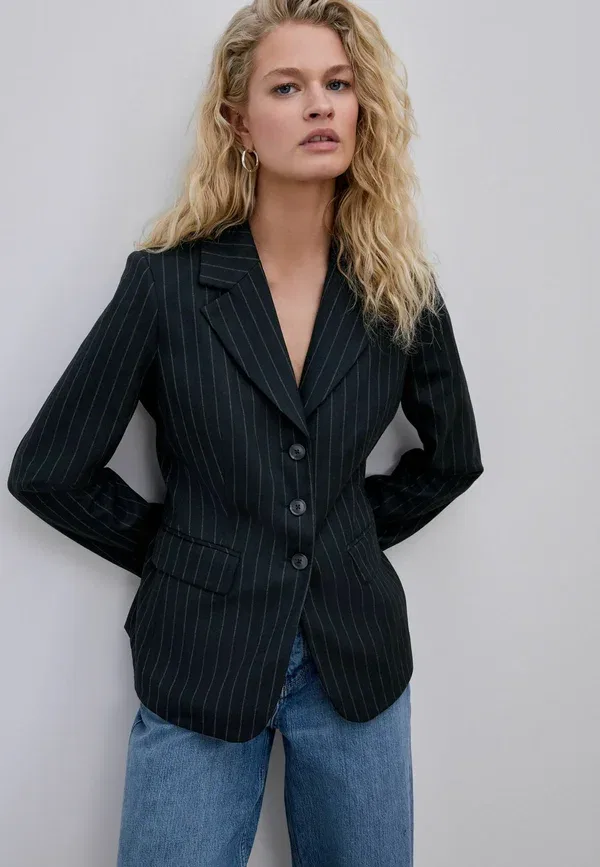Блейзер с узким силуэтом Pinstripe sculpted single breasted blazer Next, темно-синий