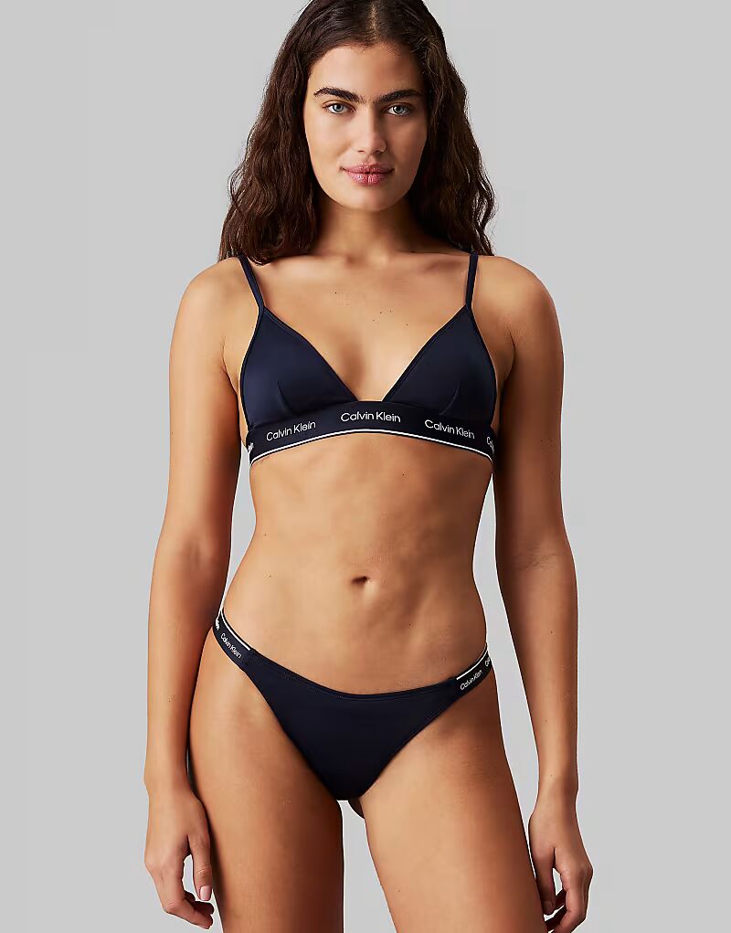 

Плавки бикини Calvin Klein Dipped - ck meta legacy в цвете темно-сапфир