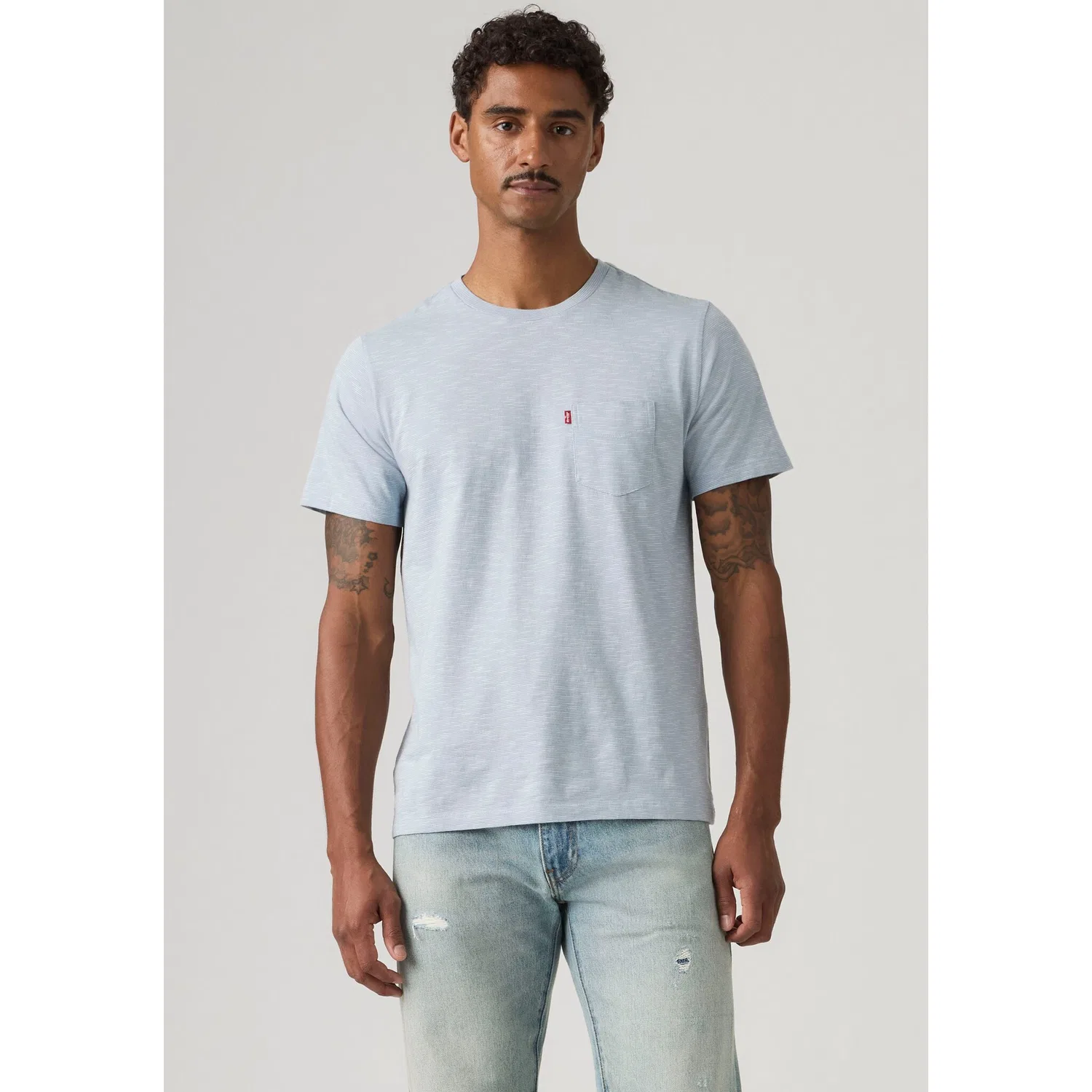 Мужская классическая футболка с нагрудным карманом Levi's, Gray Melange — фото 2
