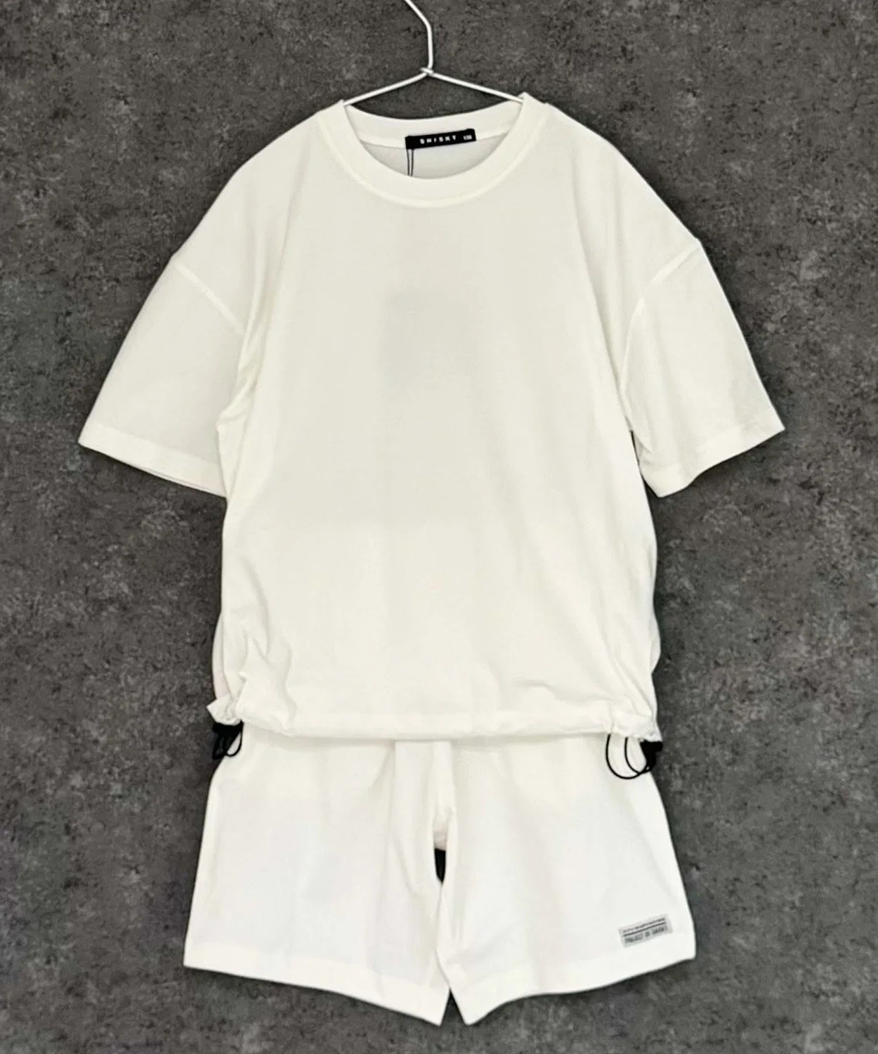 Детский комплект из топа и брюк без принта The Casual, Off White