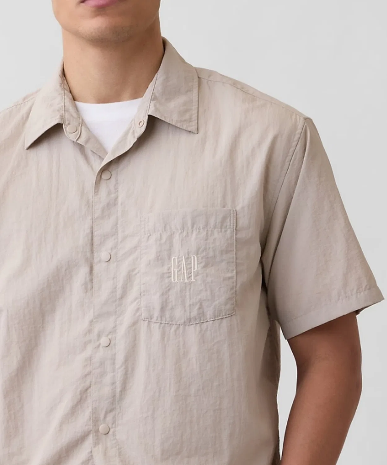 Мужская рубашка свободного кроя из переработанного нейлона GAP, Beige