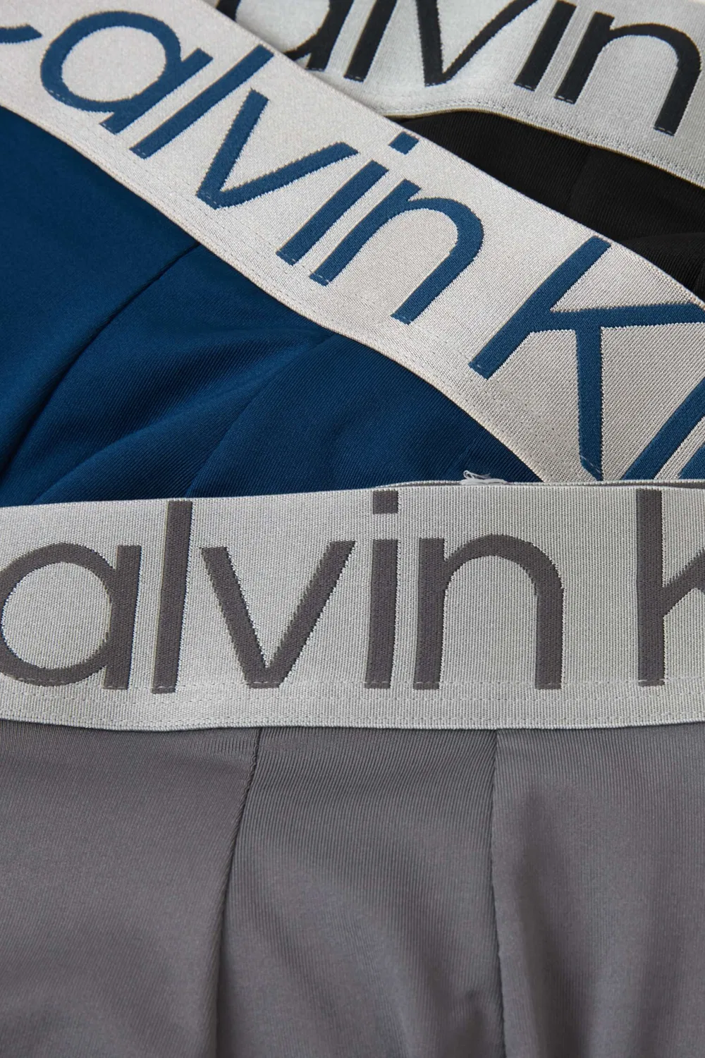 Трусы низкой посадки с металлическим блеском комплект из 3 штук Calvin Klein, мультиколор — фото 2