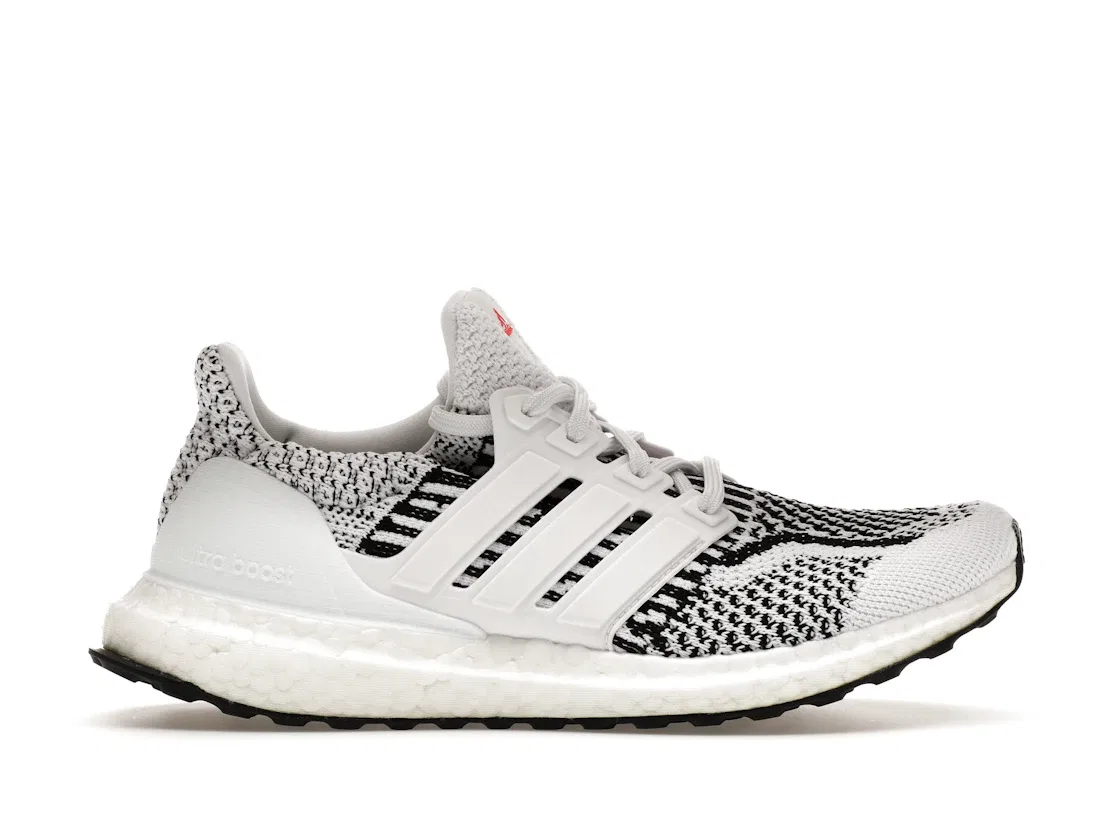 Детские кроссовки с технологией Primeblue Adidas Ultra Boost 5.0 DNA, Cloud White Cloud White Core Black