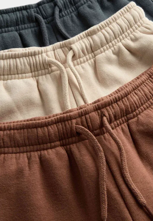 Брюки хлопковые 3Pk rich plain joggers Marks & Spencer, neutral, нейтральный — фото 2