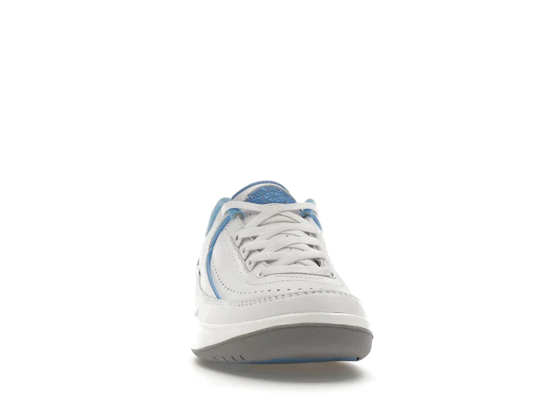Детские кроссовки с перфорацией Jordan 2 Retro Low Jordan, White/University Blue-Cement Grey — фото 2