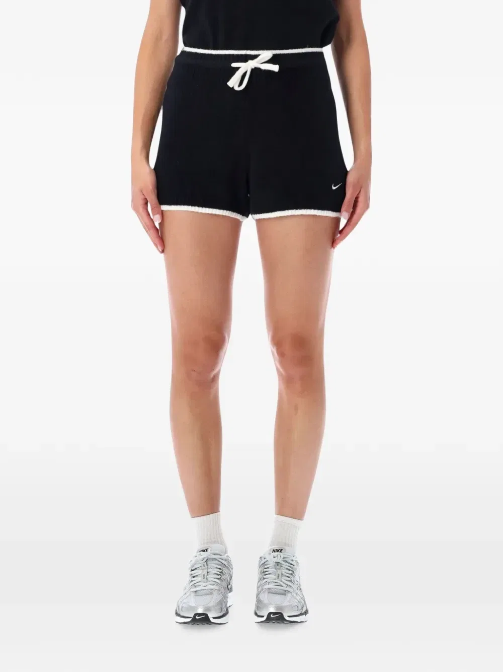 Трикотажные шорты Nike Sportswear Chill со средней посадкой, черный