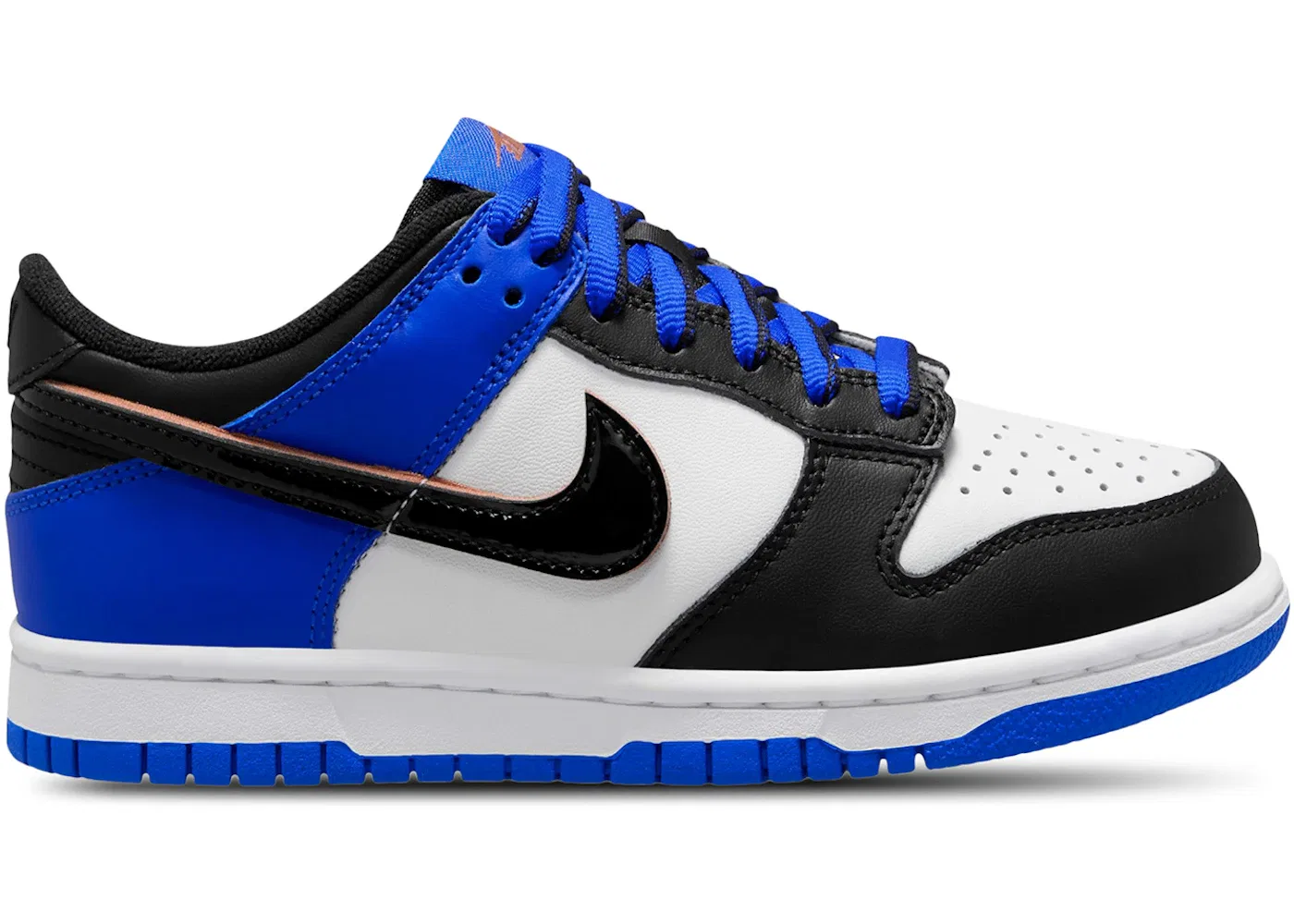 Детские кроссовки Lifestyle Nike Dunk Low SE, White Racer Blue Hyper Crimson Black