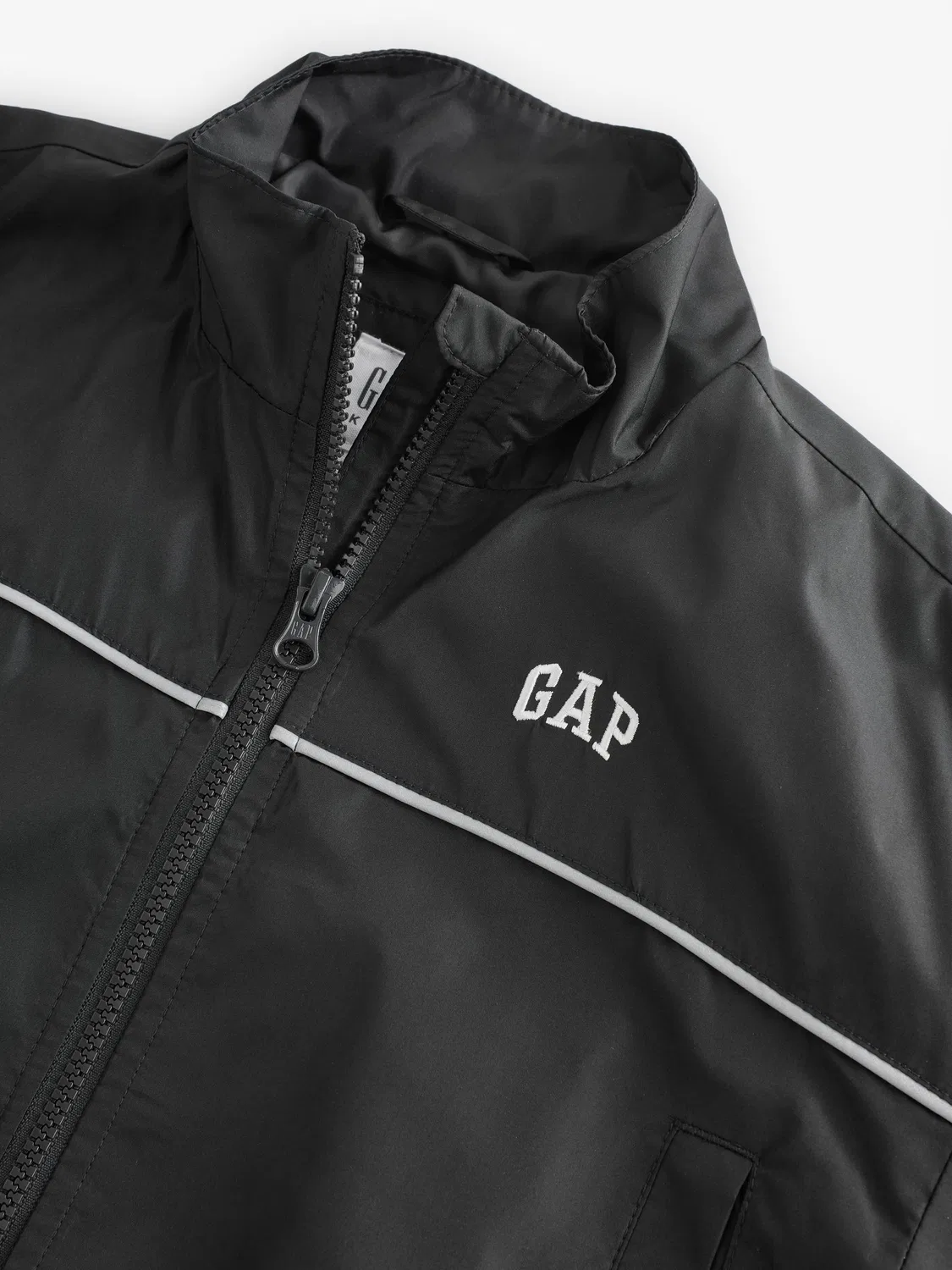 Ветровка Gap Relaxed Windbreaker, черный — фото 3