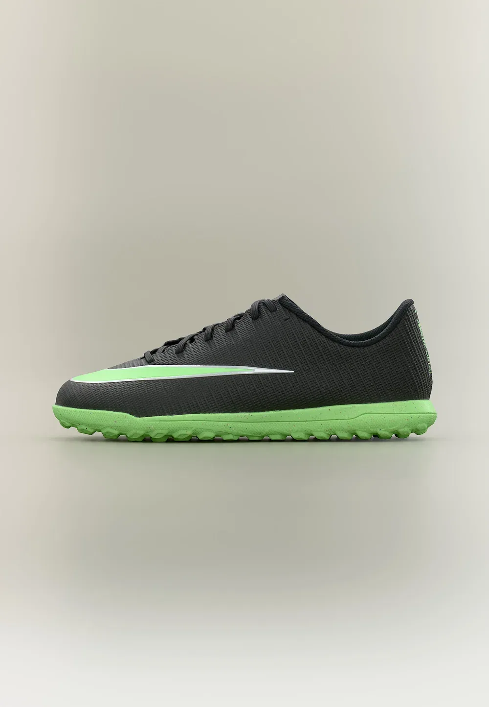 Mercurial Vapor 17 Club TF - футбольные бутсы для искусственных газонов Nike Performance, Black/Illusion Green