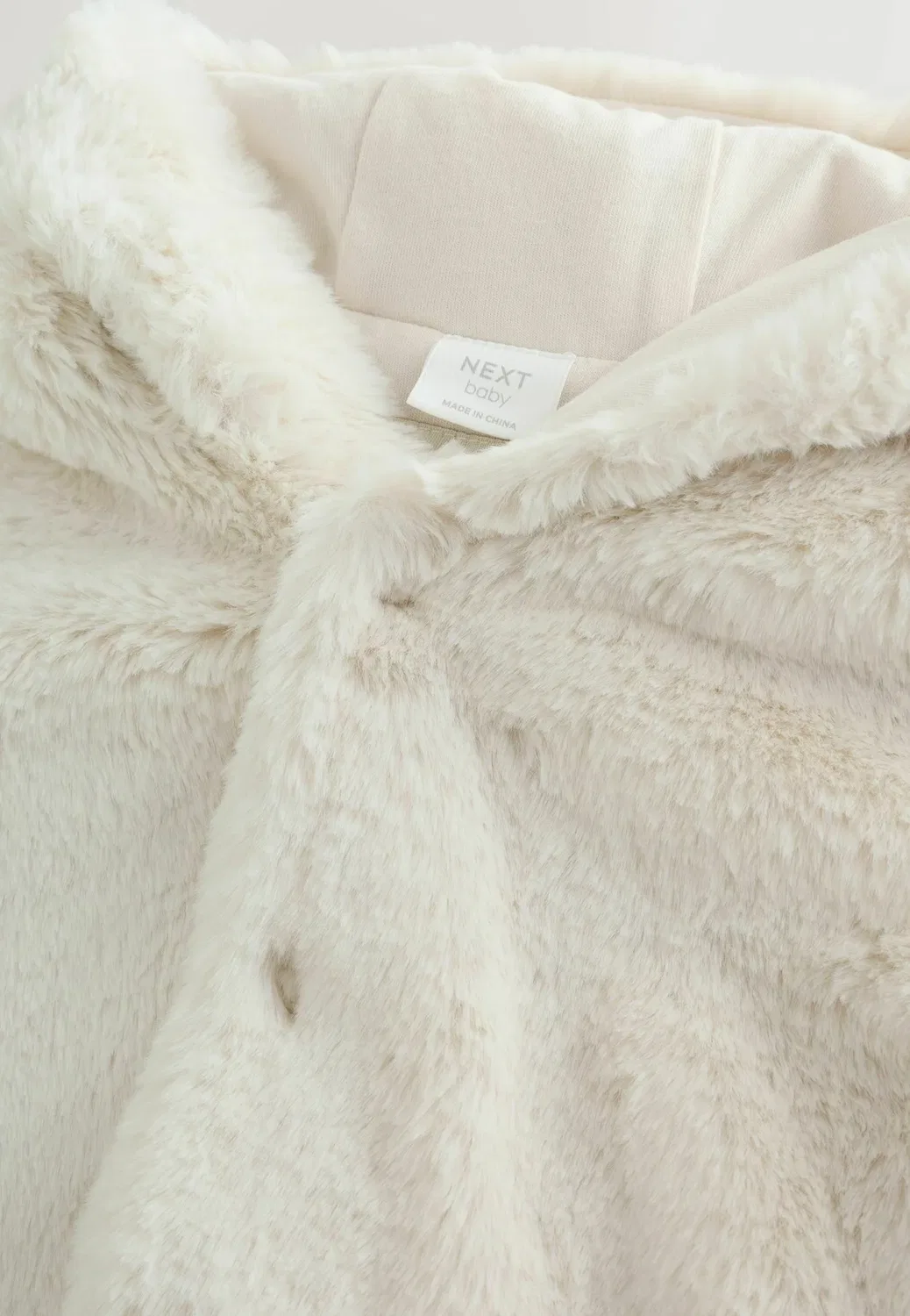 Детская куртка с капюшоном - зимняя куртка Next, Ecru Faux Fur — фото 2