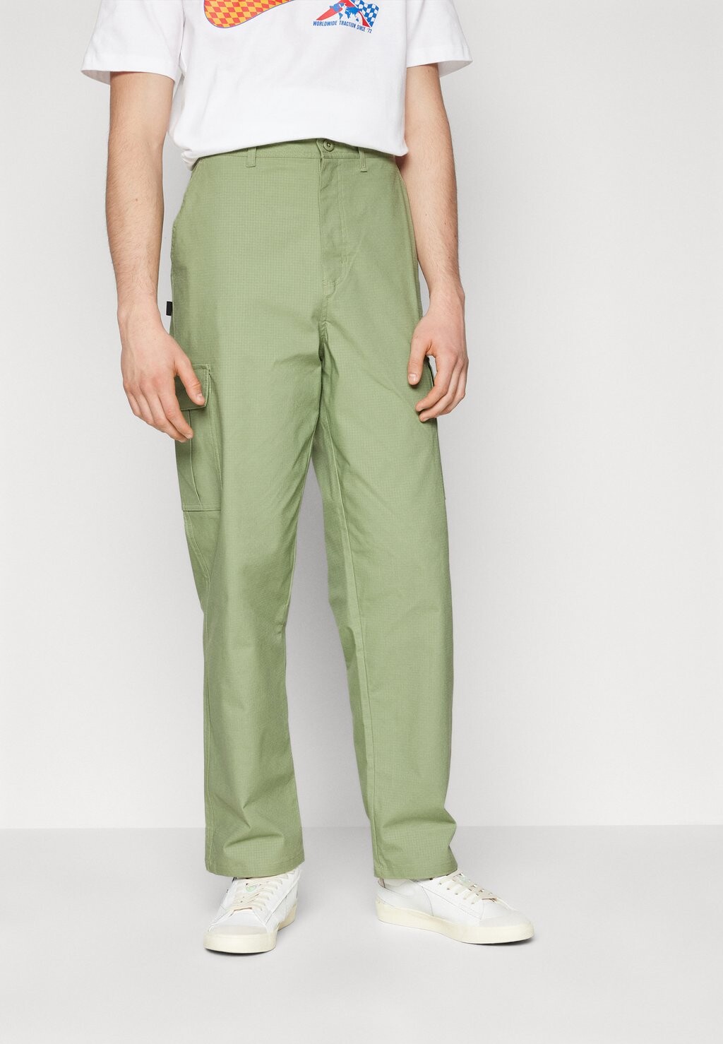 Брюки-карго CLUB PANT Nike Sportswear, цвет oil green/oil green — фото 3