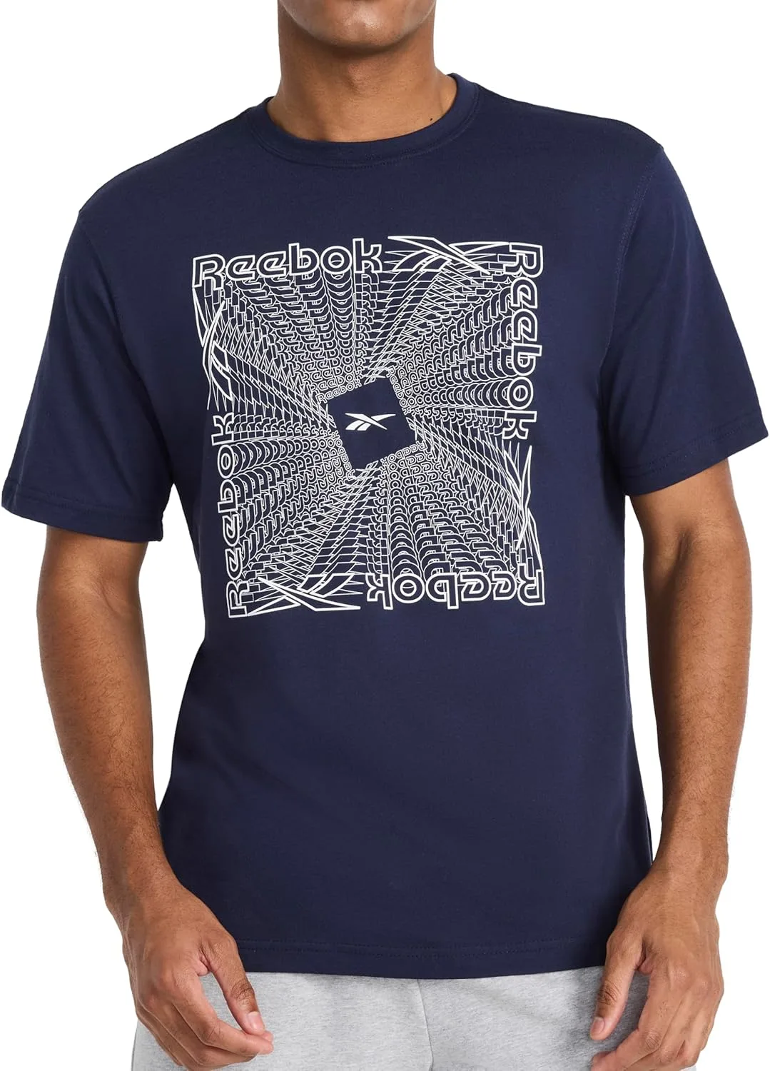 

Футболка Reebok с принтом, стандартный крой, легкая ткань